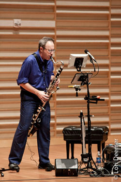 Michael Lowenstern in recital.