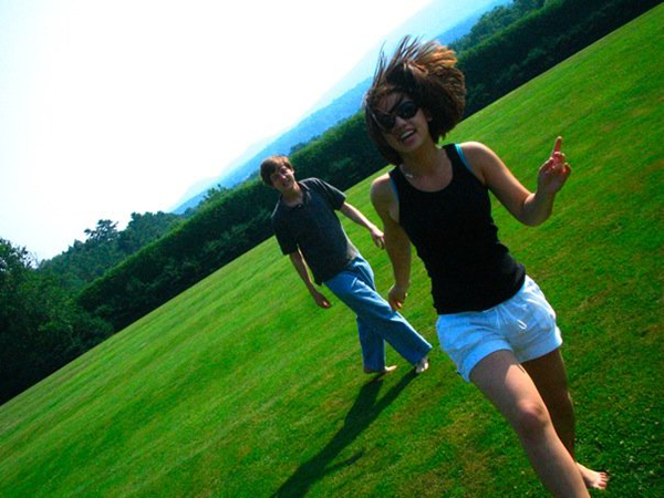 Craig Hubbard (French horn) and Yeh, frolicking on the Tanglewood grounds in 2007.