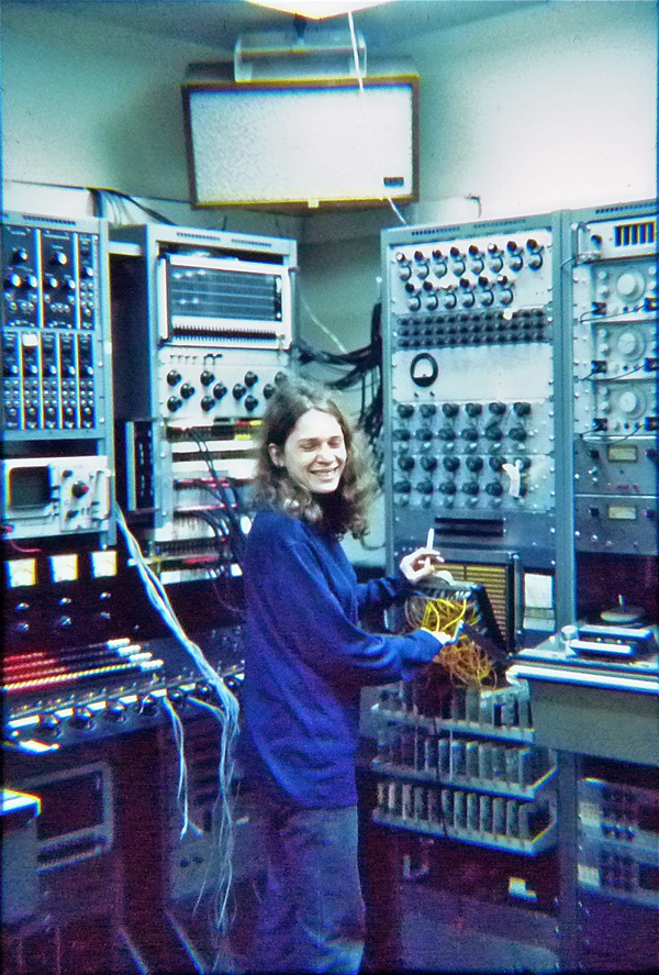 Spiegel at work in the era of mainframe synthesizers. Photo by Emmanuel Ghent, courtesy Laurie Spiegel.