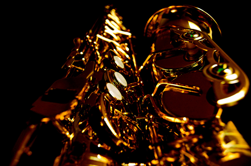 Side view of a saxophone