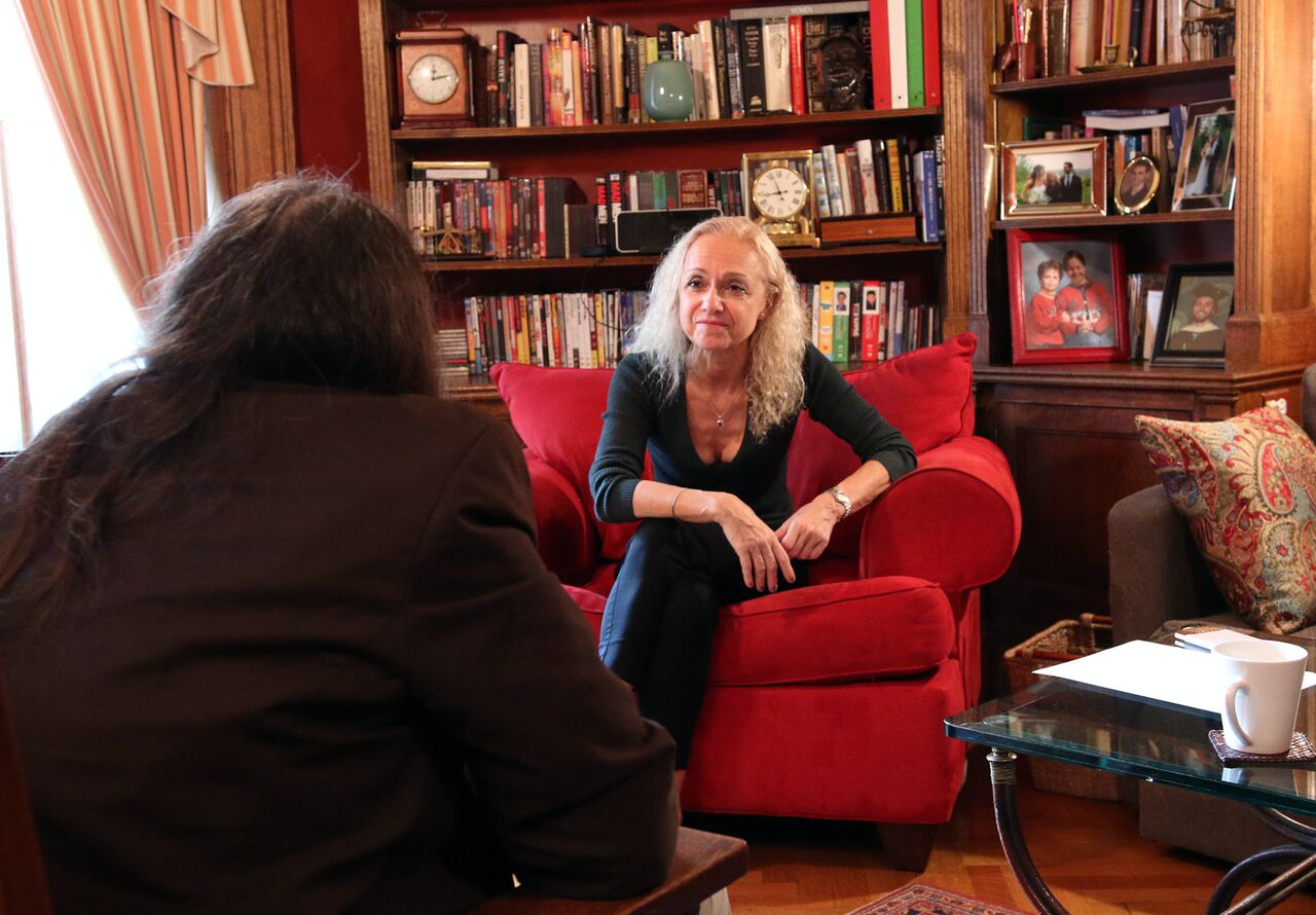 Stefania de Kenessey talking with Frank J. Oteri.